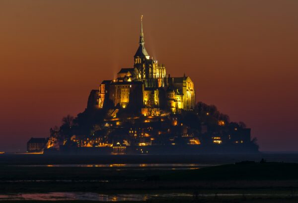 Peut-on visiter le mont Saint-Michel en voiture ?