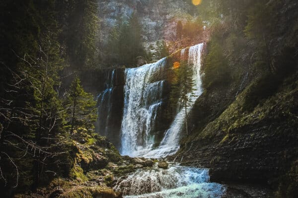 Randonnée au Cirque de Saint-Même : guide complet pour une journée nature